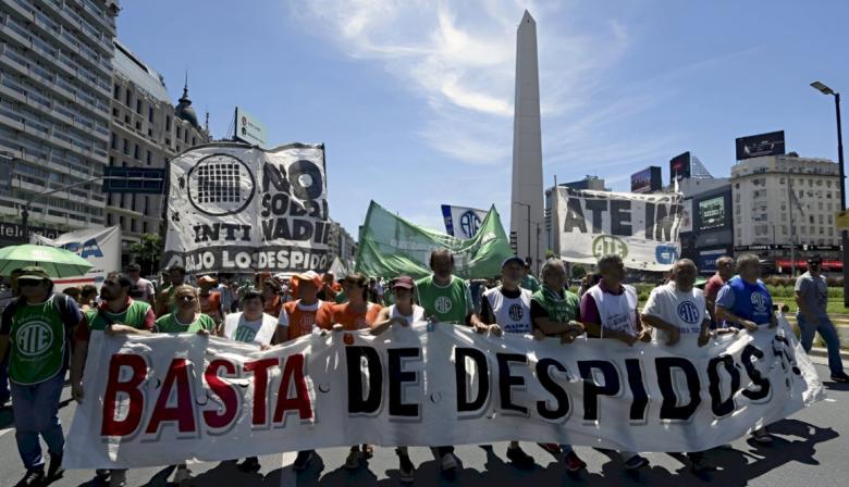 Más de 10.000 empleos por mes se pierden desde que gobierna Milei