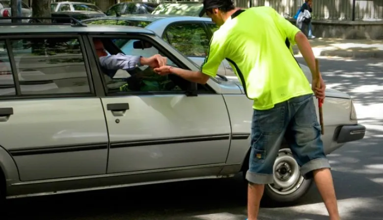 'Trapitos' y 'limpiavidrios' en la mira: la propuesta que entró al Congreso