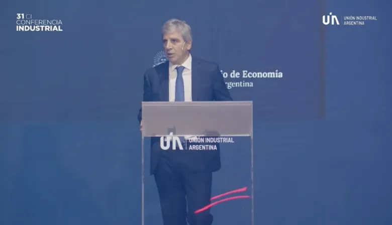 Del “dólar flota” a defender las bandas cambiarias