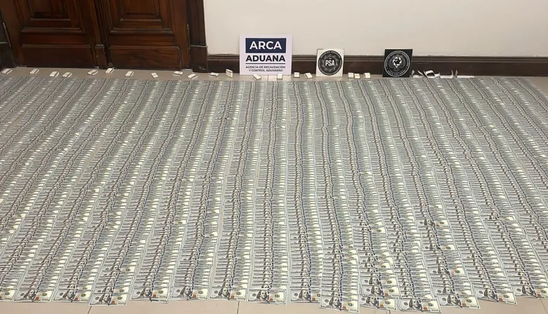Una alfombra de dólares: la PSA desbarató una red de lavado y secuestró cerca de USD 840 mil en Córdoba