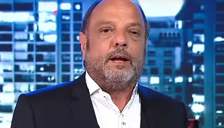 Baby Etchecopar volvió a cruzar a Milei por sus viajes a Estados Unidos