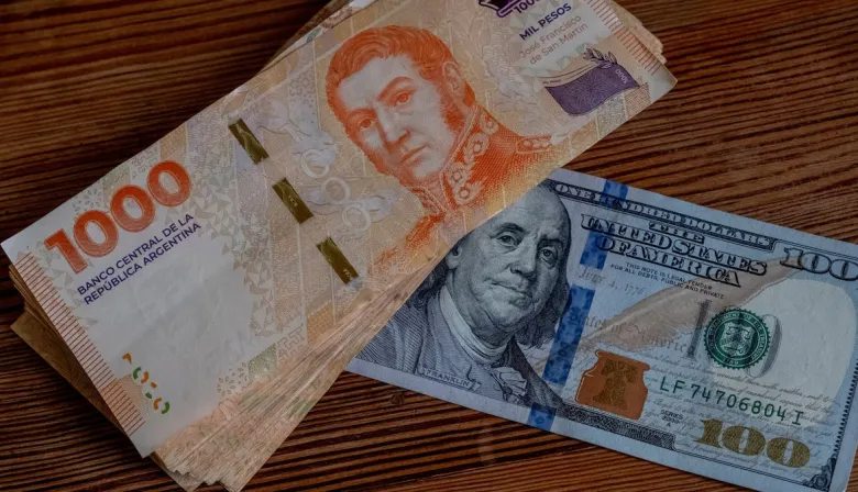 El dólar se aceleró en la primera rueda de la semana: ¿a cuánto abre?
