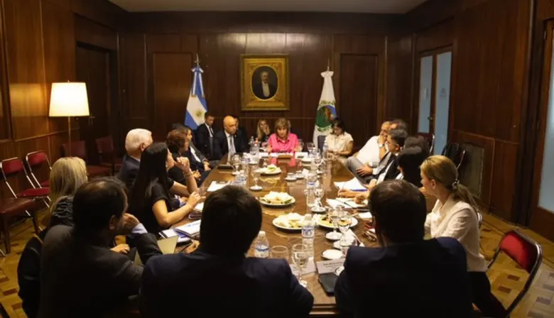 Patricia Bullrich reunió a los senadores de La Libertad Avanza antes de la sesión de jura
