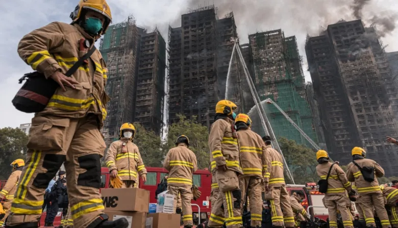 128 muertos, 200 desaparecidos: ¿quién revisa la seguridad edilicia en Hong Kong?