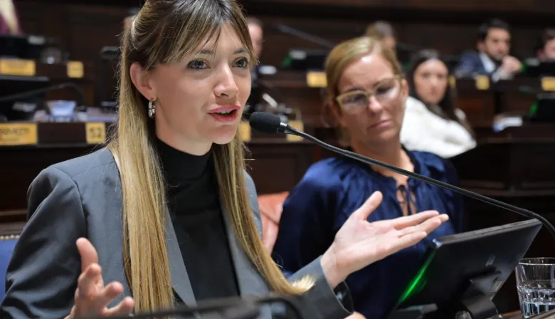 Proponen cobrar una “tasa al metano” por los gases de las vacas y el campo estalla contra el proyecto