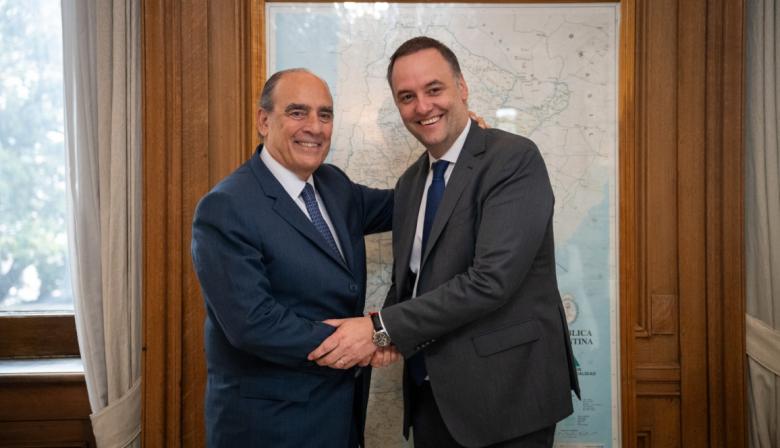 Adorni y Francos avanzan en la transición del Gabinete