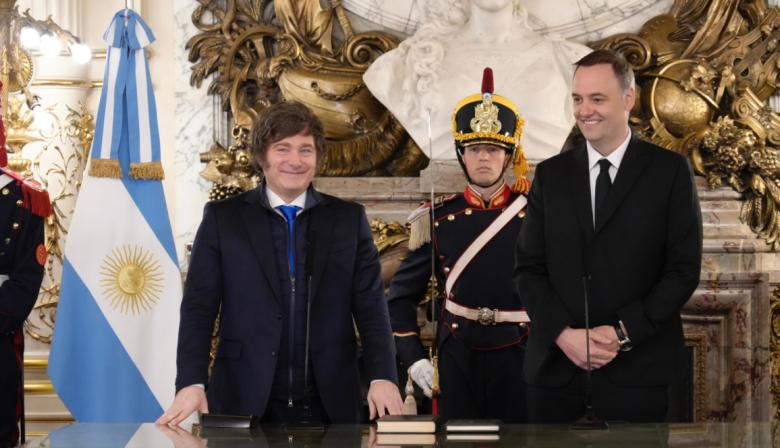 Milei tomó juramento a Manuel Adorni como nuevo jefe de Gabinete