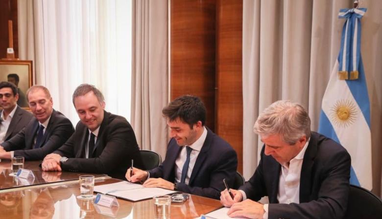 Caputo y Santilli enfrentan a gobernadores y mantienen el superávit: ¿Cómo lo logran?