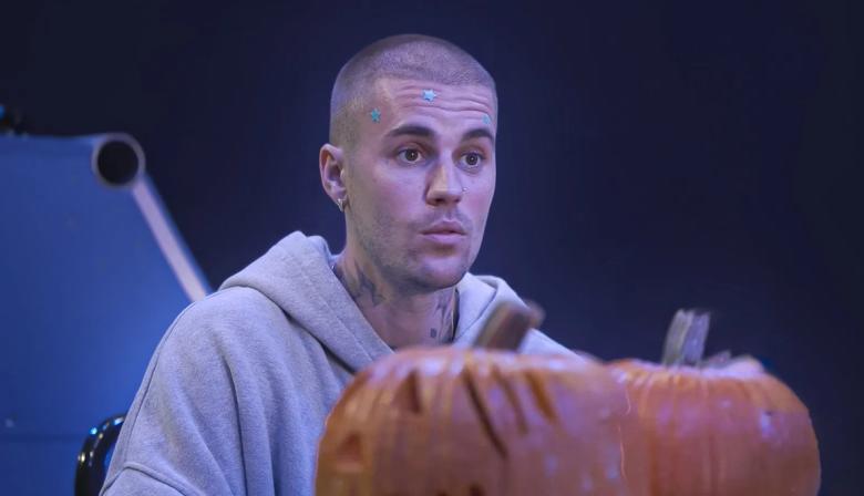 Justin Bieber transmite por Twitch y spoilea su show en Coachella