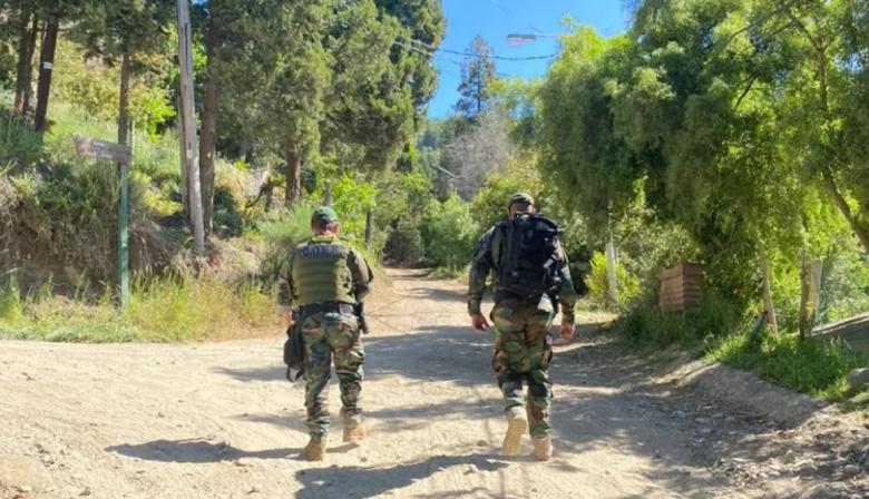 Bariloche: por incendios en el Cerro Otto realizaron un allanamiento y encontraron bidones con nafta