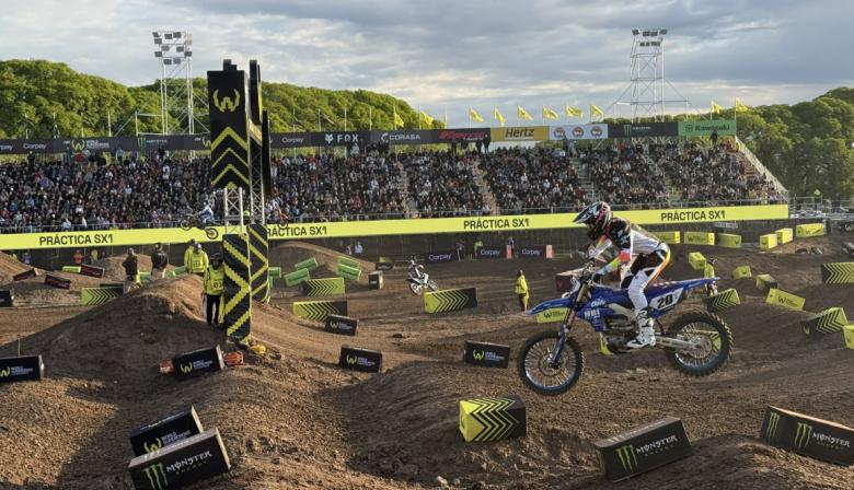 El Gobierno de la Ciudad celebró la carrera de Supercross en Buenos Aires