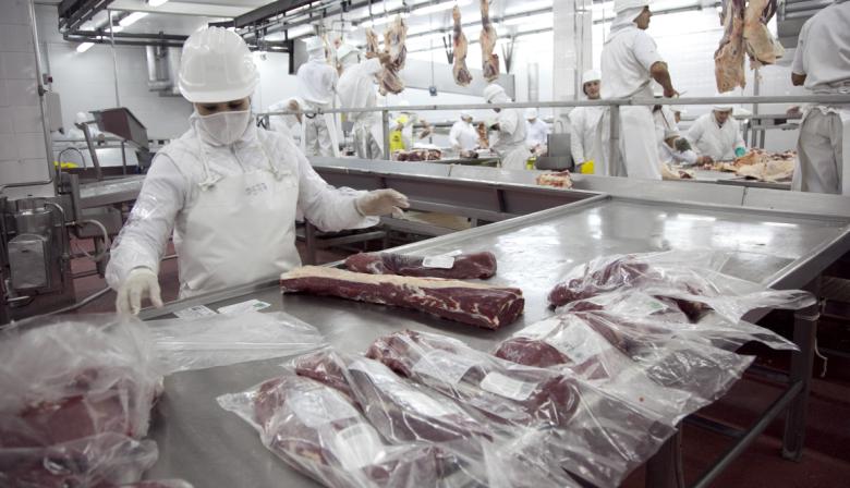 Estados Unidos abre su mercado de carne vacuna, pero FIFRA alertó por crisis en los frigoríficos