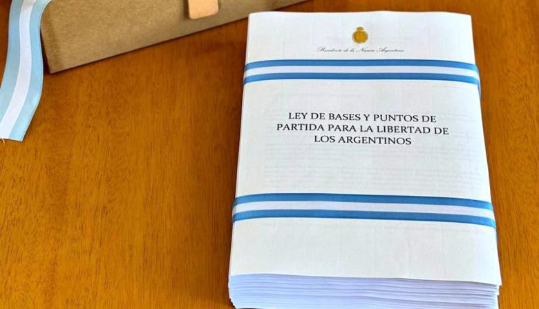 El Gobierno avanza con el fin del monotributo y busca un nuevo esquema laboral