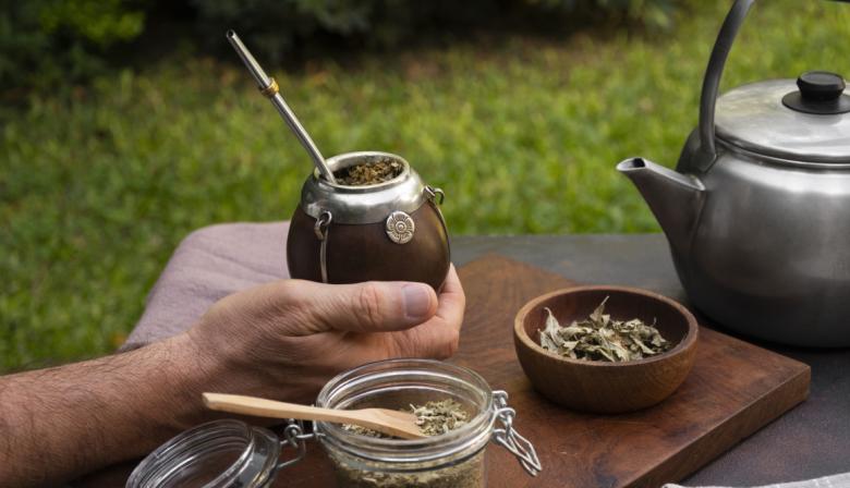 La "motosierra" llegó al mate: el Gobierno eliminó las facultades del INYM