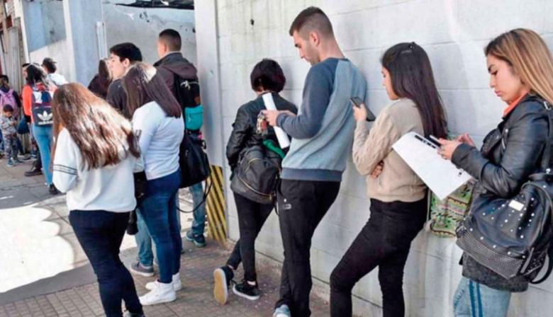 El empleo registrado cayó por octavo mes seguido y se perdieron más de 11 mil puestos