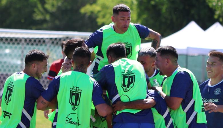 Arrancó la Copa Potrero 2025: fútbol de barrio con figuras de elite