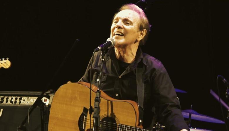 La leyenda del "Club del Clan" regresa al escenario porteño: dónde ver a Johnny Tedesco