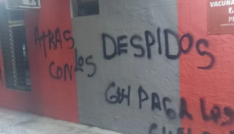 Morón: encapuchados y pintadas en medio de la interna entre Ghi y Martín Sabbatella