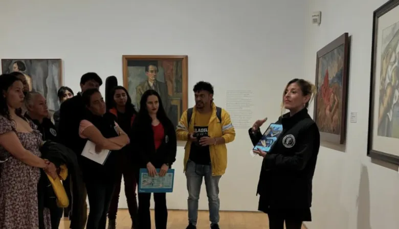 Bogotá incorpora a ocho personas que vivían en la calle como mediadoras de museos