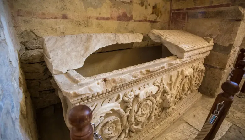 Papá Noel y sus restos en disputa: qué hallaron en la antigua iglesia de Demre