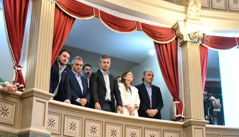 Juraron los nuevos senadores en PBA y crece la tensión por las licencias