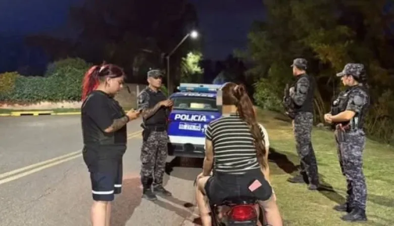 Villa Carlos Paz: una adolescente sufrió heridas al tirarse de una camioneta en movimiento