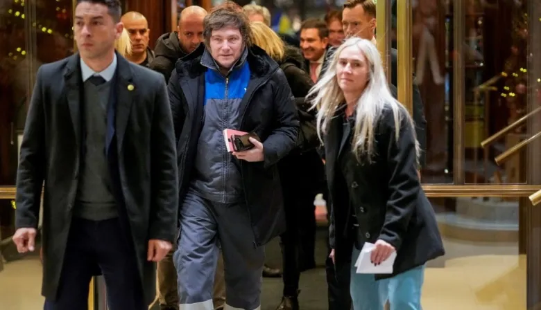 Milei sorprendió en Oslo con un mameluco de YPF