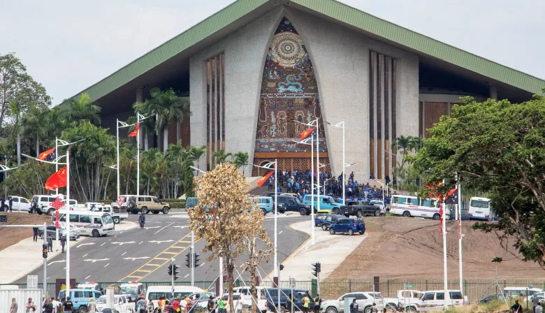 Papúa Nueva Guinea evalúa reemplazar a Carlos III como jefe de Estado