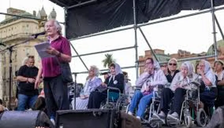 Sindicatos y organismos marchan por los derechos humanos