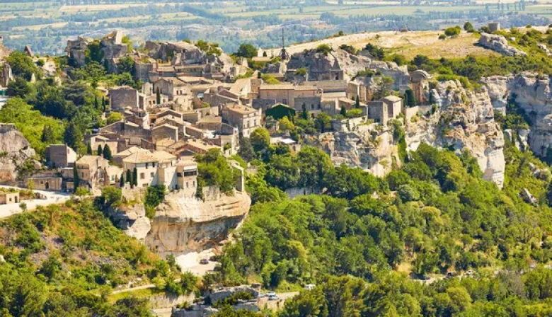 El histórico Marquesado de Baux y su vínculo con el heredero de Mónaco