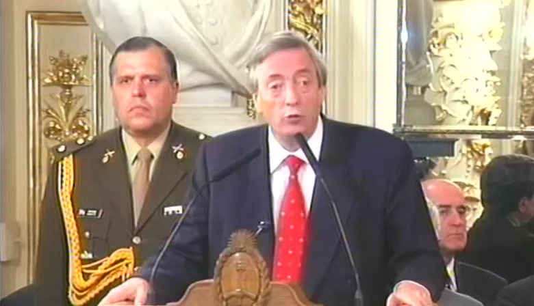 La decisión de Néstor Kirchner con el FMI que hoy une a La Cámpora y Larroque