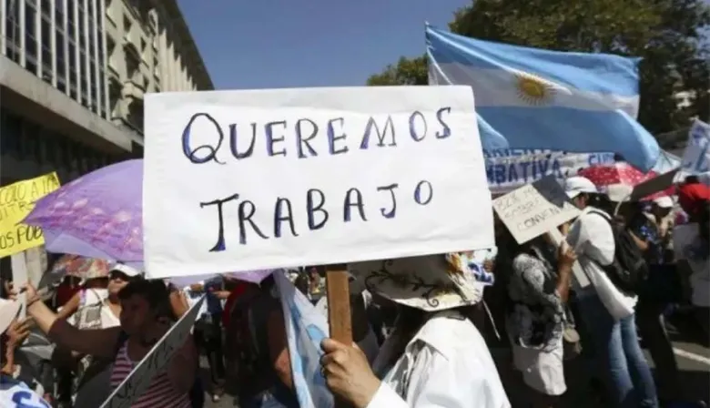 La desocupación bajó al 6,6%, pero subió la informalidad