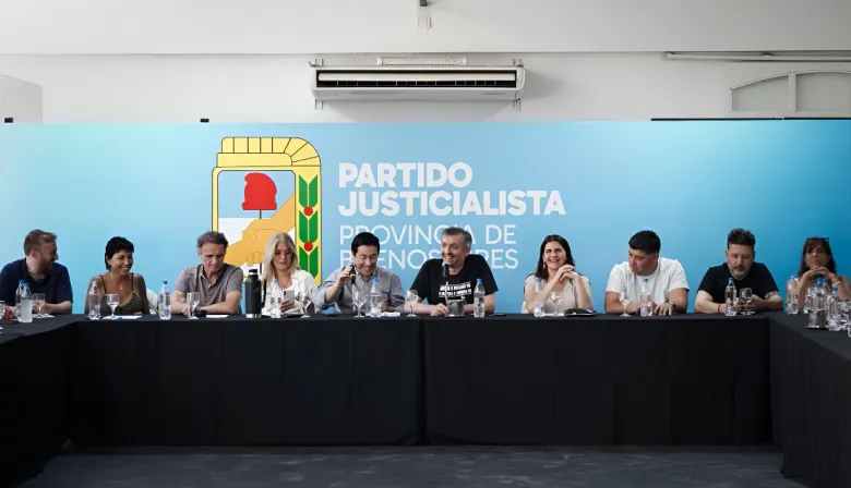 Máximo Kirchner vs. Kicillof: qué dice la remera que agitó al PJ bonaerense