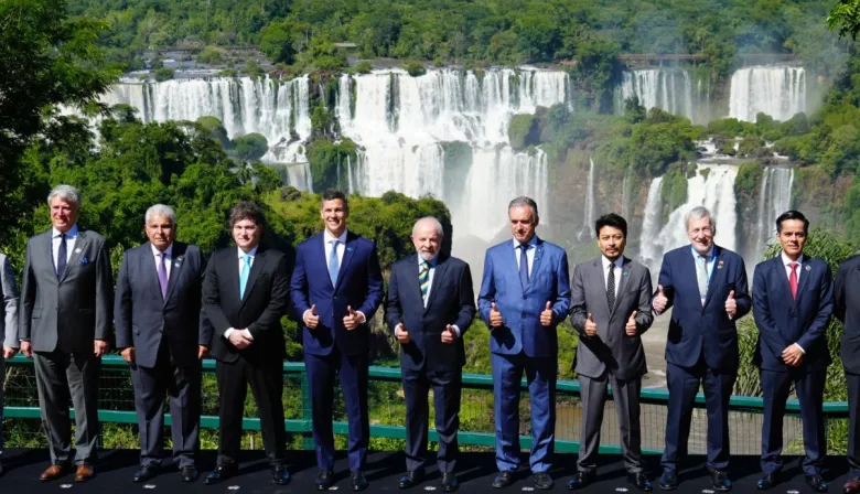 La foto del Mercosur: cómo el gesto de Javier Milei construye su identidad política