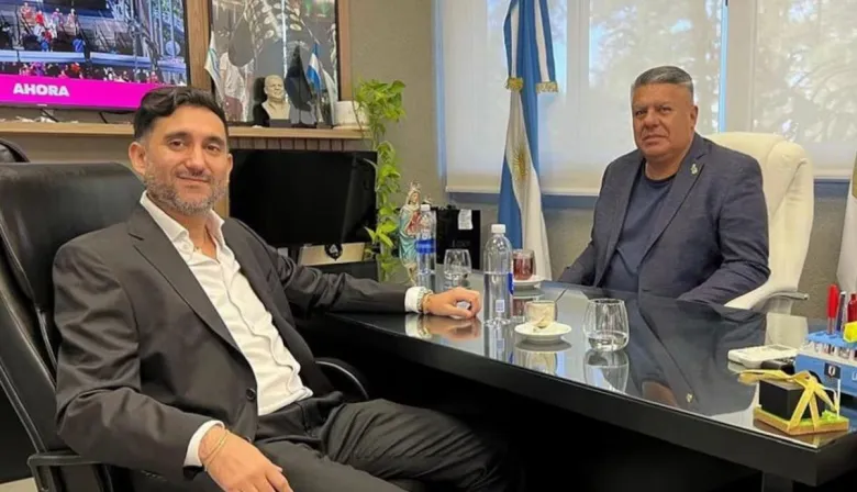 Allanamiento en la casa de la madre de Vallejos: qué buscan sobre Sur Finanzas y dólares