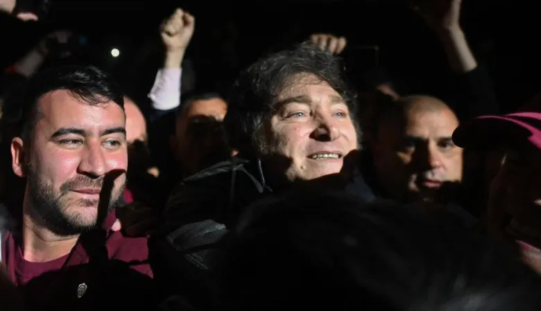 Radiografía del apoyo a Milei en diciembre: género, edad y la zona que desconfía