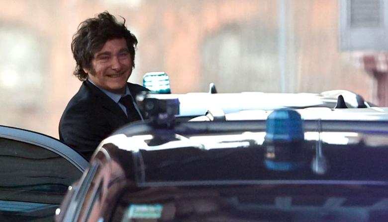 La noche silenciosa de Milei en Olivos y el viaje clave que prepara en Suiza