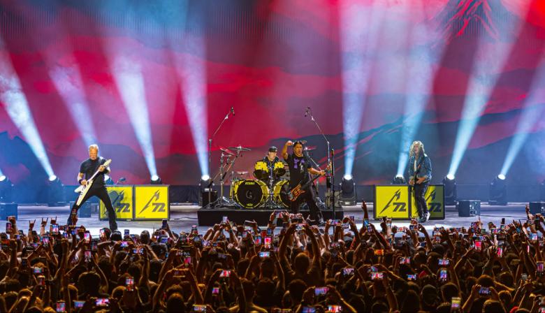 Cómo un amante del metal terminó diseñando el estadio donde tocó Metallica en Baréin