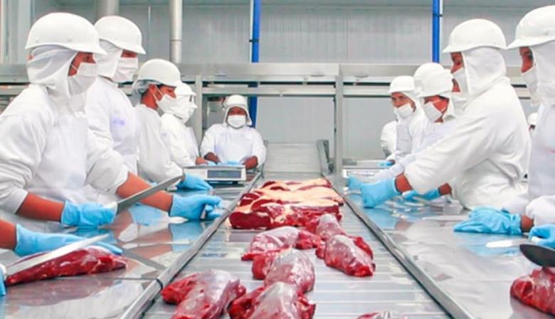 Brasil recorta oferta de carne vacuna y presiona a los mostradores en todo el mundo