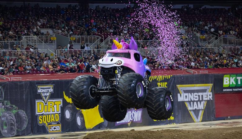 La Plata vibra con el Monster Jam: camiones gigantes y adrenalina en el Estadio Único