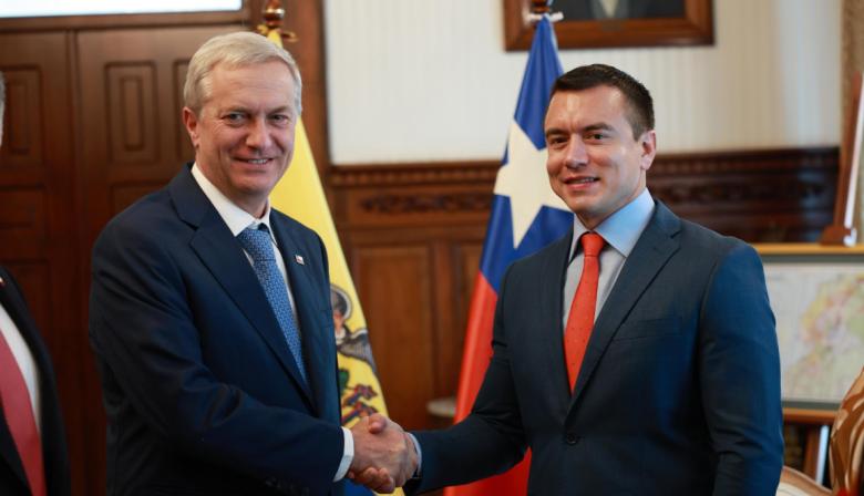 Antes de asumir, José Antonio Kast sorprende en Quito con un guiño a Daniel Noboa
