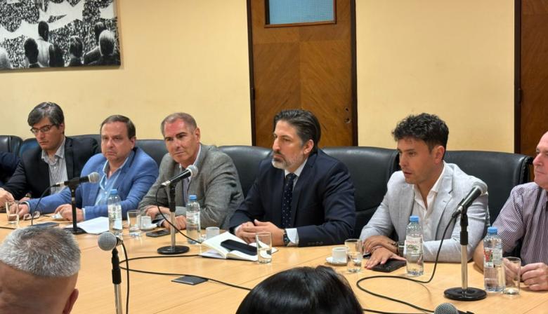 Javier Milei acelera su reforma laboral y la CGT arma estrategia en el Congreso