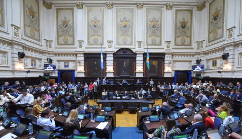 El gobierno de Kicillof le contestó a CARBAP con datos y obras: “Para esto sirve el endeudamiento”