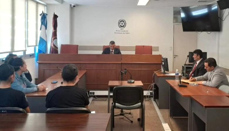 Roció con alcohol y quemó a su novio en Salta: le dieron tres años de prisión en suspenso