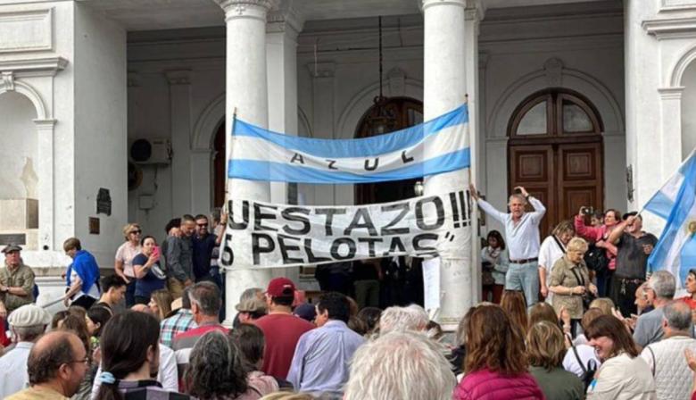 La Justicia anuló una tasa en Azul y el campo le torció el brazo a un intendente kirchnerista 