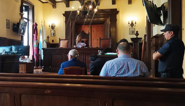 Robo de rieles y contrabando a Bolivia: condenan a tres acusados y envian a juicio a un exintendente 