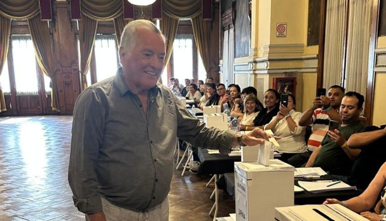 Barrionuevo arrasó en las urnas y revalidó su liderazgo sindical en todo el país