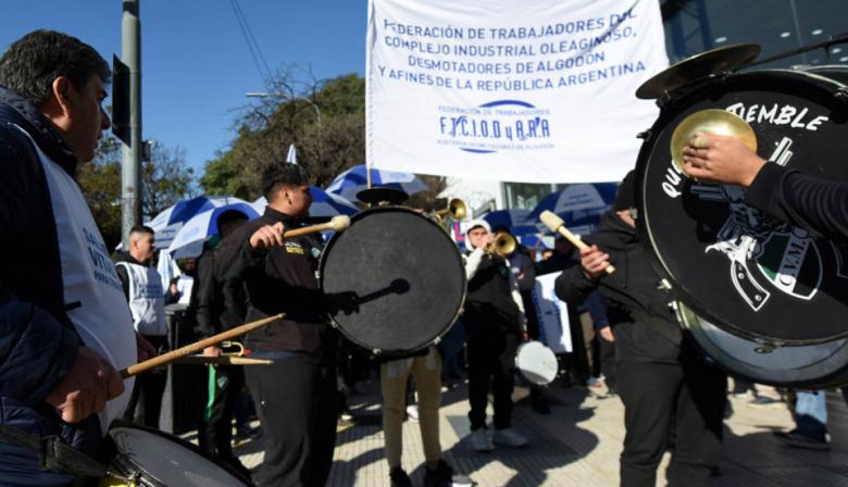 CIARA rechazó la huelga de los trabajadores aceiteros y apuntó sus críticas contra los gremios