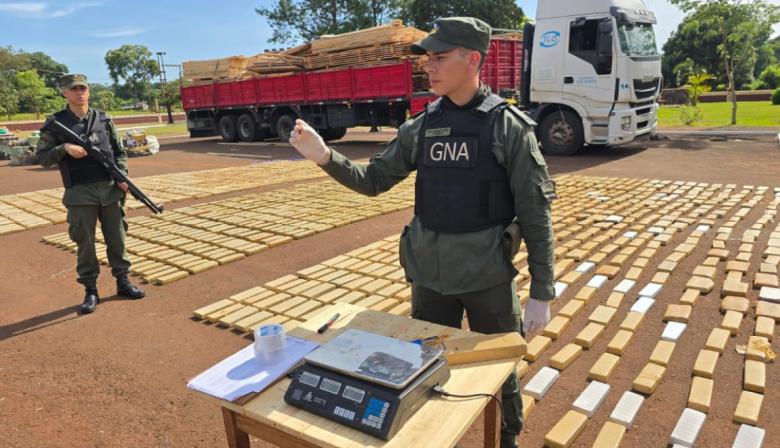 Camuflado: secuestran más de siete toneladas de marihuana ocultas en cofres de madera