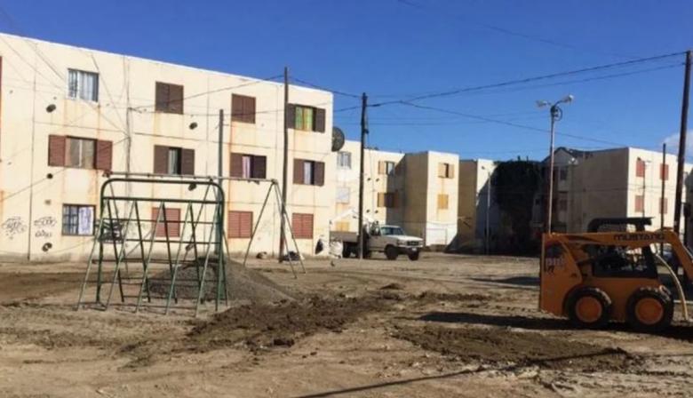 Milagro en Comodoro Rivadavia: cayó el cielorraso de un edificio y solo hubo daños materiales
